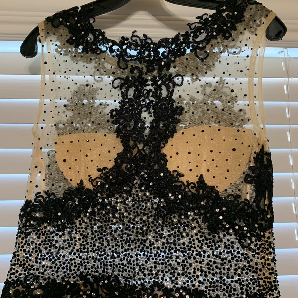 Dress - Picture 6 of 7